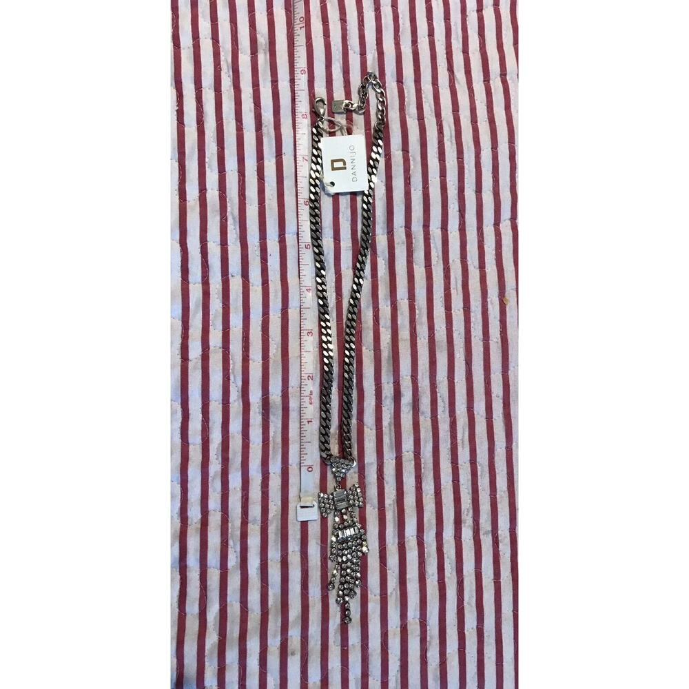 DANNIJO CRYSTAL EMBELLISHED BOW on CHAIN NECKLACE NWT vintage piece - Picture 4 of 4